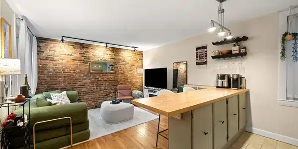 10 Henchman St