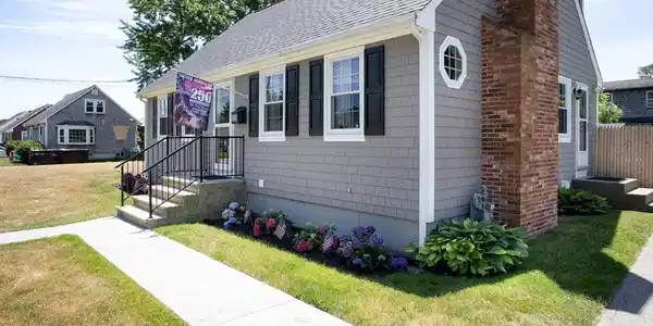 100 Sycamore St