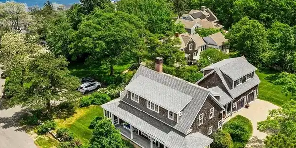 92 Phillips Ave