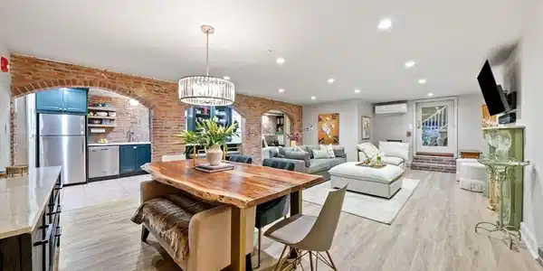 34 Hancock St