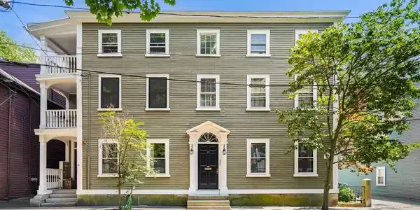 10 Andrew Street