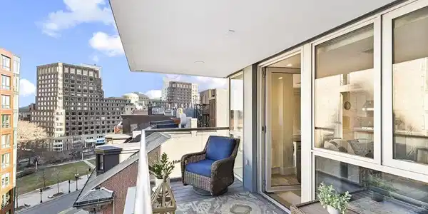 101 Broad St