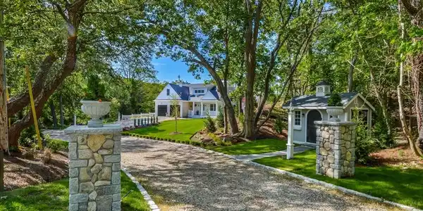 262 Old County Rd