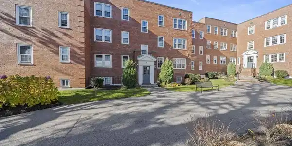 33 Lennon Ct