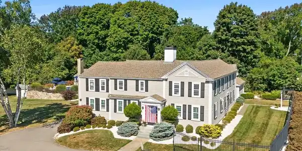 17 Common St