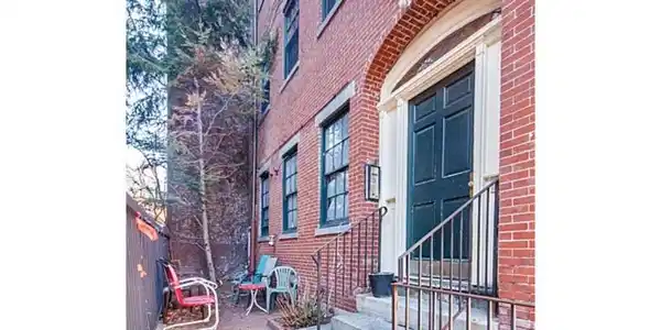 61 Anderson St