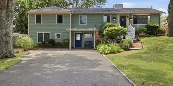 30 Crocker Rd