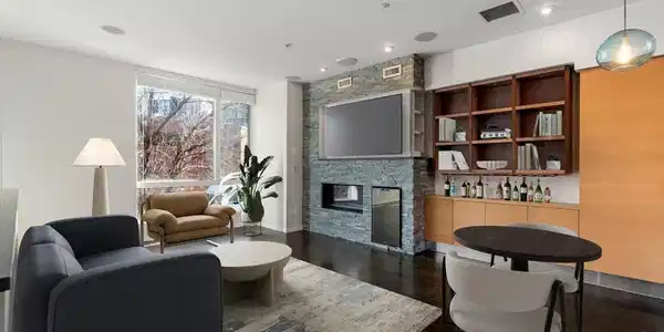 3 Dorchester St