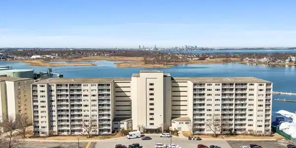 200 Cove Way