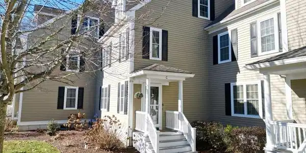 32 Hedge Rd
