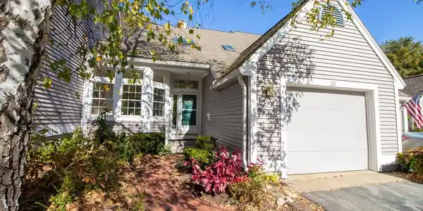 29 Hidden Bay Drive