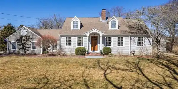 30 Beach Rd