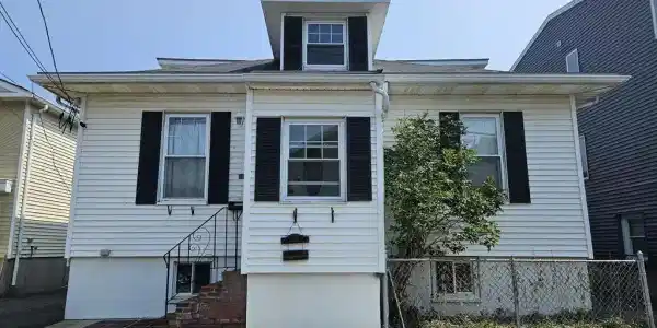 58 Bateman Ave