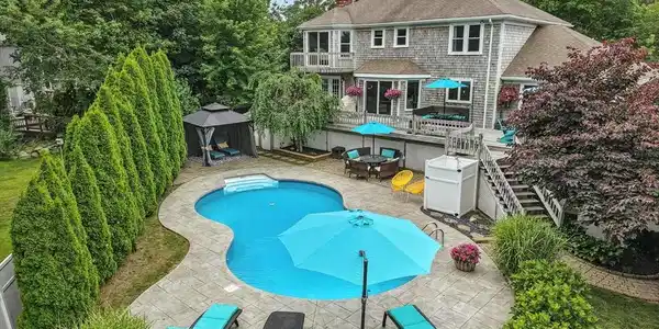 20 Standish St