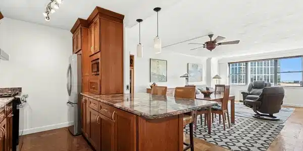 8 Whittier Pl