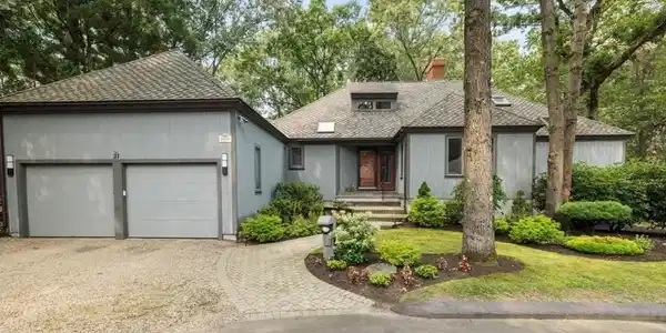31 One Salem Street