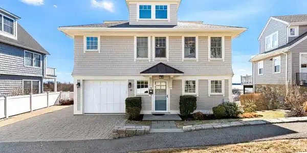 18 Bay View Dr
