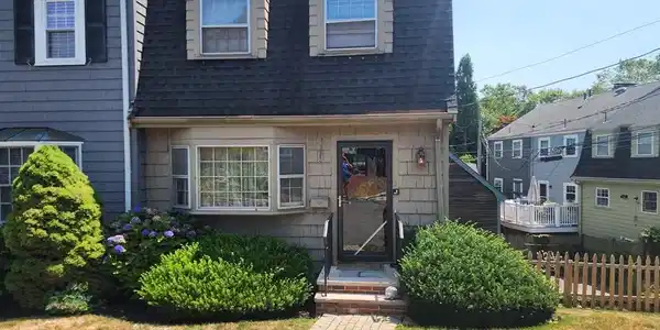 3 Frost Ln