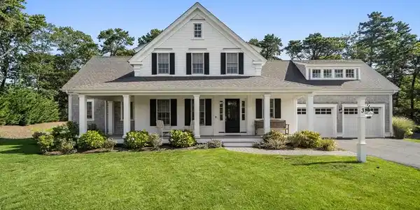 3 Bascom Hollow