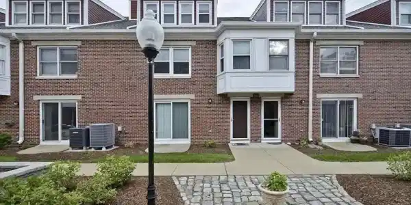 142 Quincy Shore Dr