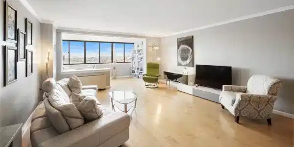 8 Whittier Pl