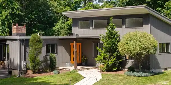 25 Virginia Ln