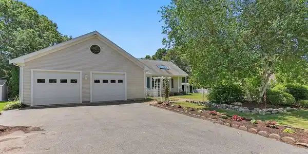 52 Captains Lane