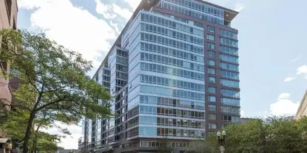 1 Charles Street South