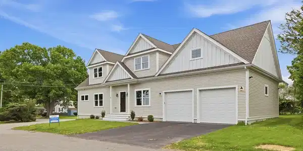 40 Ferncroft Rd