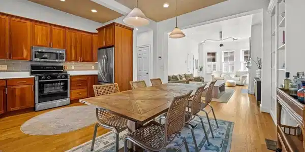 5 Lawnwood Pl.