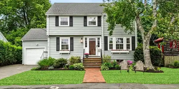 42 Pickwick Rd