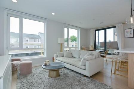 457 W Broadway