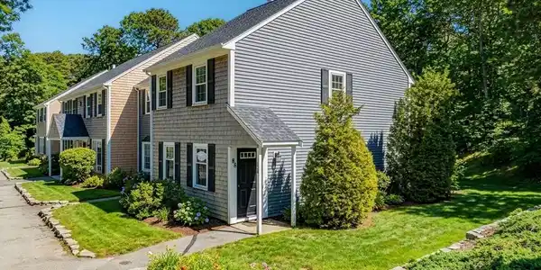 88 Woodview Dr