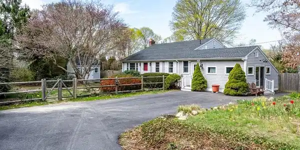 8 Elizabeth Rd