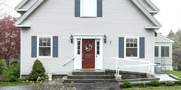 1 Squam Hill Ct