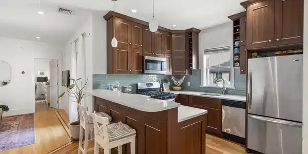 250 C St