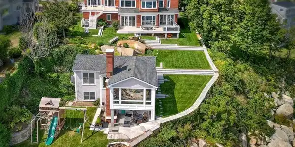 121 Granite St