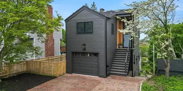 9 Upland Road