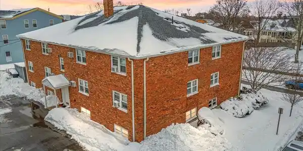 40 Railroad Ave