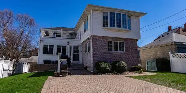 21 Sewall Ave