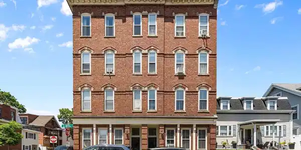 828-834 East Fifth Street