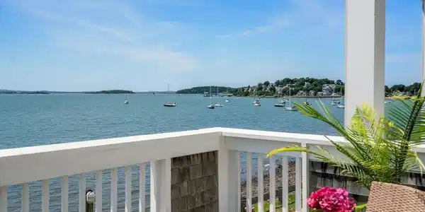 10 Marina Dr