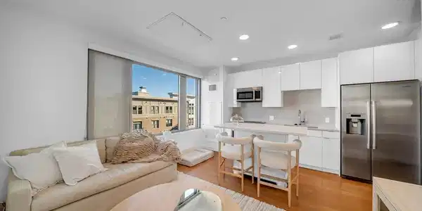 45 Lewis St