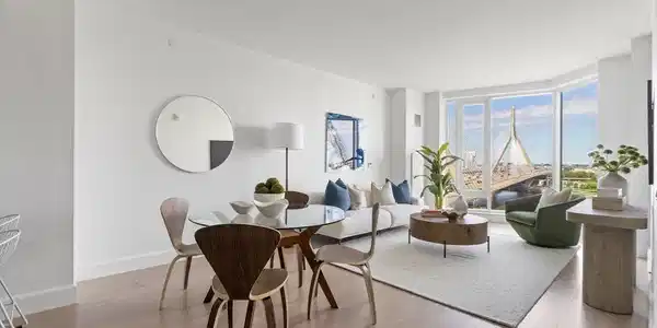 100 Lovejoy Wharf