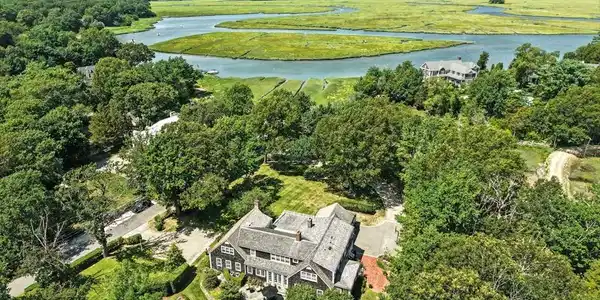 39 Bay Pond Rd