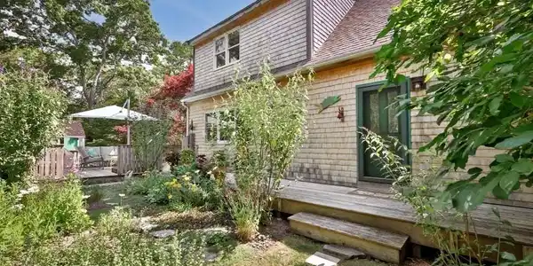 135 Mayflower Lane