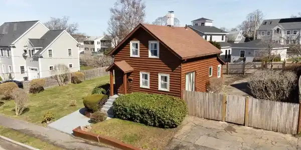 15 Border St