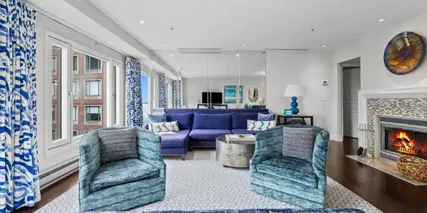20 Rowes Wharf