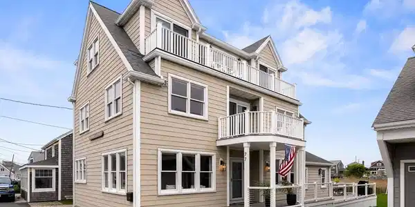 77 Lighthouse Rd