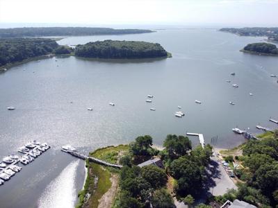386 Mashpee Neck Rd